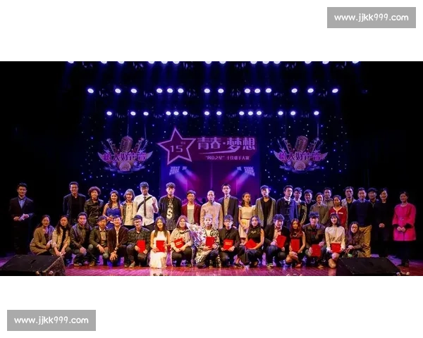 校园青春女声闪耀舞台 唱响梦想与友情的旋律